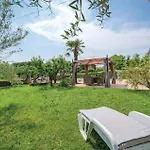 13 Apartment Baderna