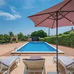 13 Apartment Baderna