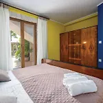 13 Apartment