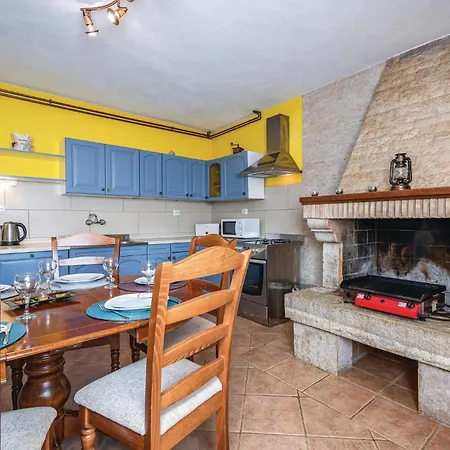 In With Kitchen