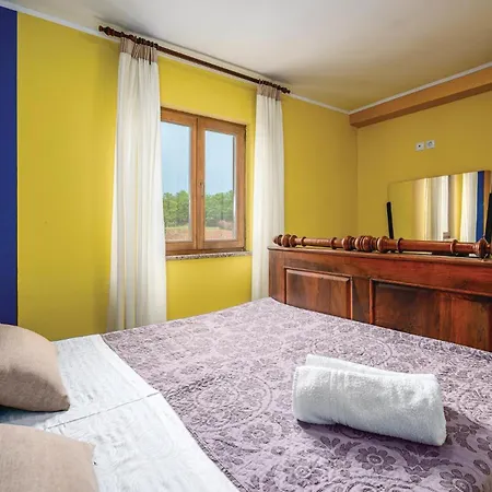 Apartment In With Kitchen Baderna