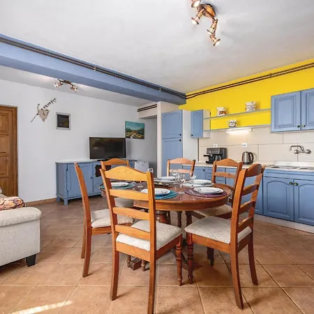 Apartment In With Kitchen