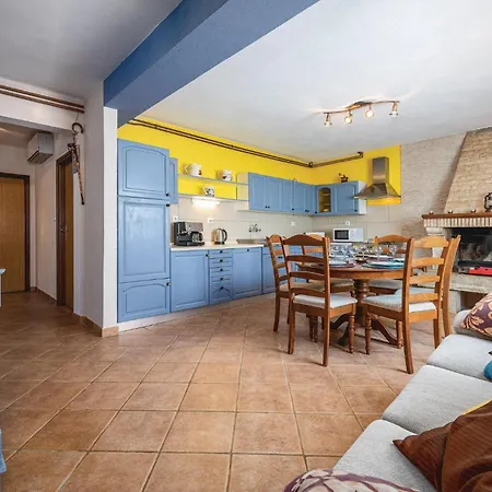 In With Kitchen Apartment *